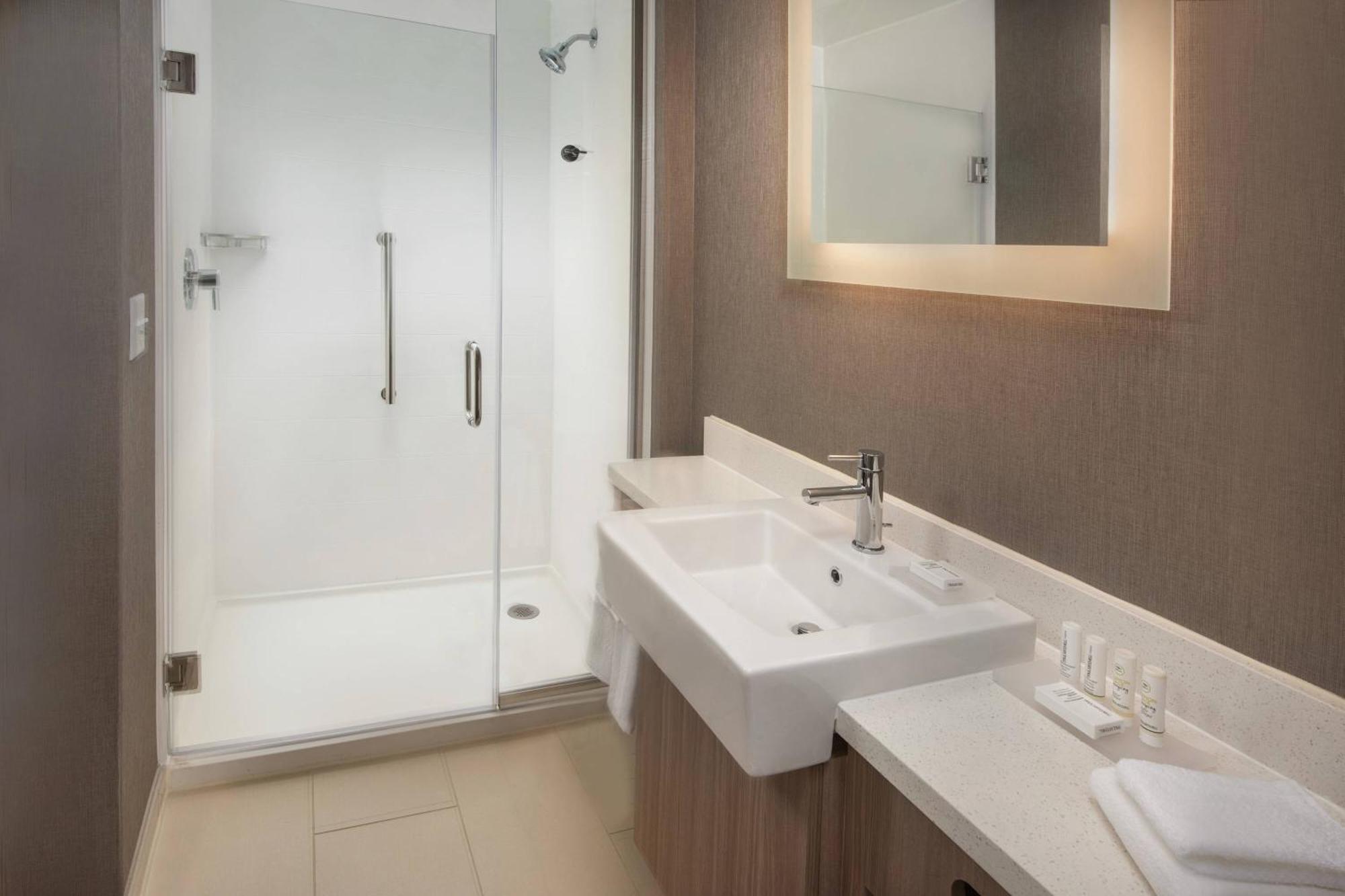 Springhill Suites By Marriott Фредерик Экстерьер фото
